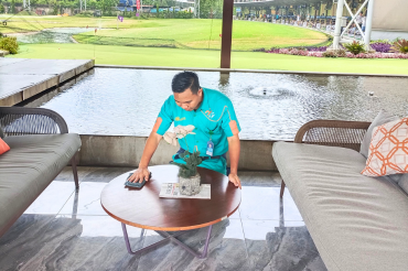 Pelaksanaan layanan kebersihan oleh PT Peduli Cepat Internasional